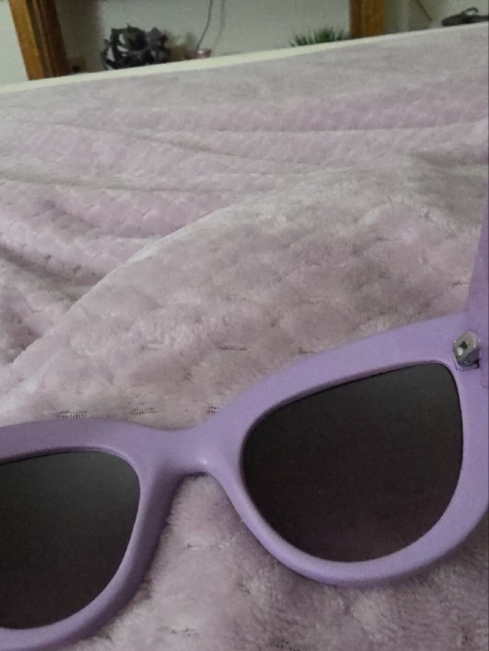 Quay Australia Lilac Cat-Eye Sunglasses Y2K.. with Dark OMBRE Lenses. See Adl Dt - Picture 11 of 16